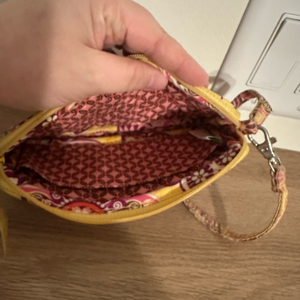 Vera Bradley RETIRED print Bali gold wristlet - Picture 3 of 5